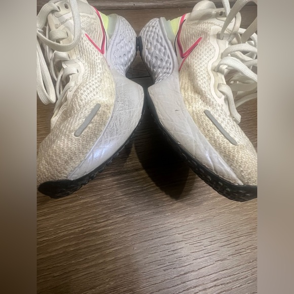 Women's Nike Zoom X Invincible Run Flyknit Running Shoes - Picture 8 of 15